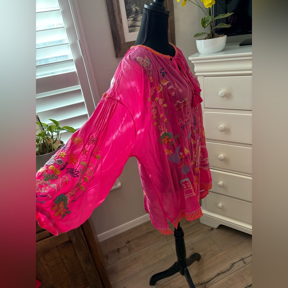 Johnny Was
ZADONIA BLOUSE, 2X - Picture 6 of 11